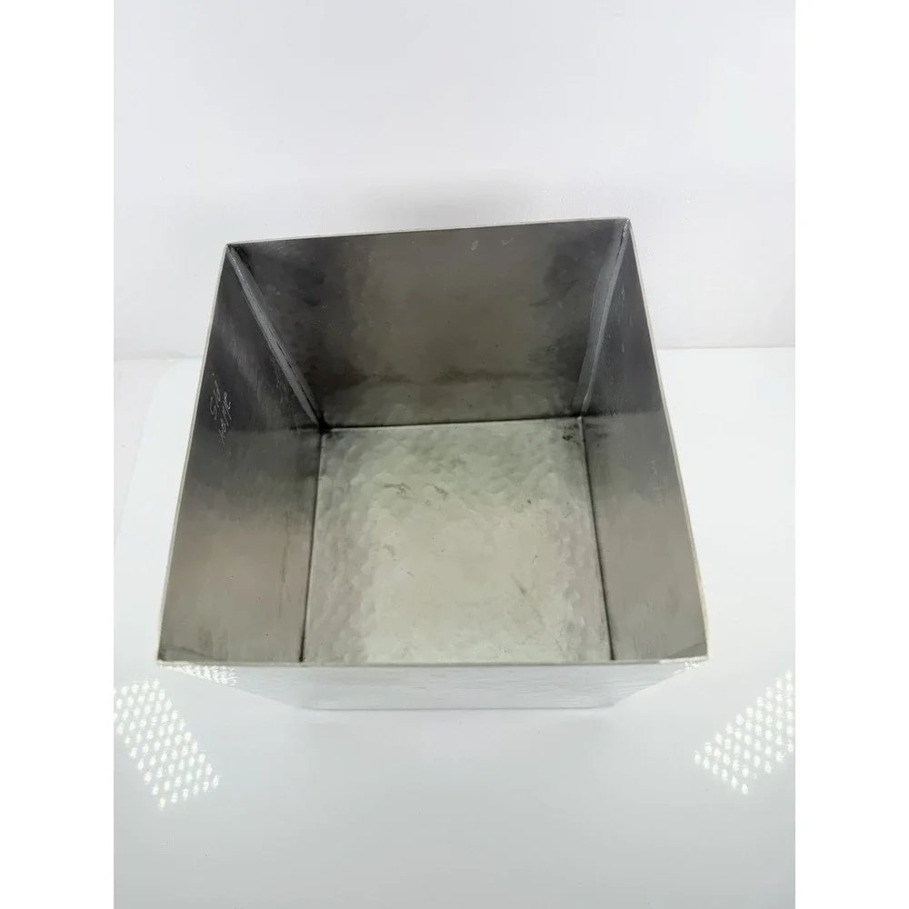 vintage Wendell August‎ Forge hammered aluminum box Hand Crafted.